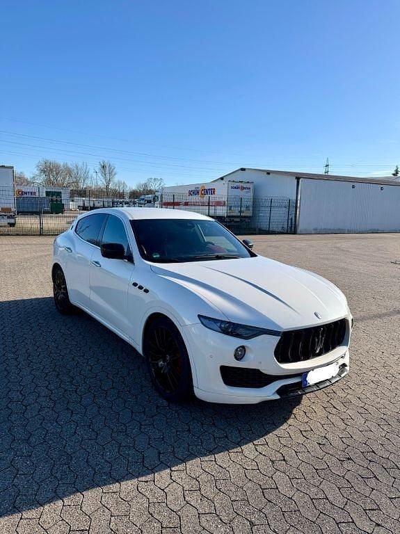 Gebraucht Maserati Levante 275 PS (202 kW) 2016 Weiß SUV