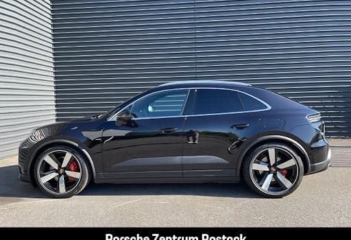 Gebraucht Porsche Macan 380 kW (517 PS) 2025 Tiefschwarzmetallic SUV