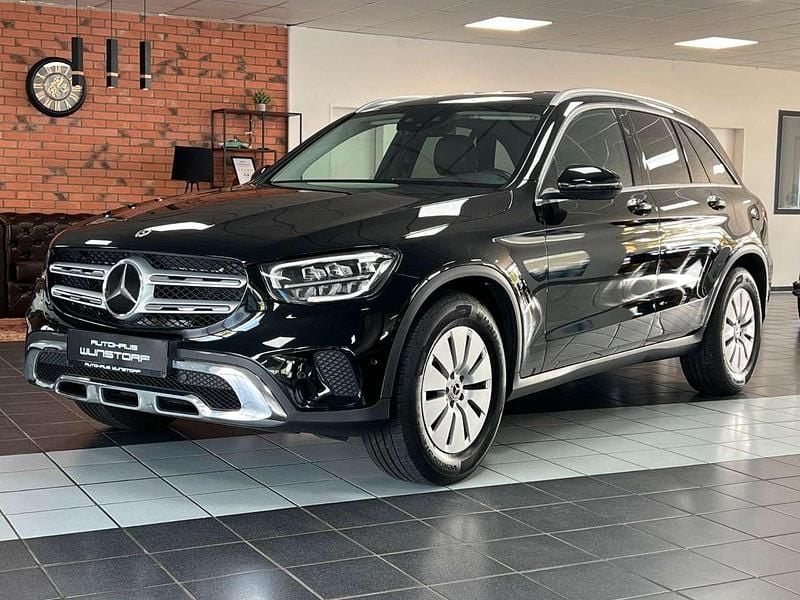Schwarz/baltic black Gebraucht 2022 Mercedes GLC200 SUV | 35.490 € (Guter Preis) - Bild 1/4