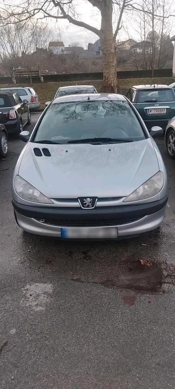 Gebraucht Peugeot 206 68 PS (50 kW) 2002 Grau Coupé