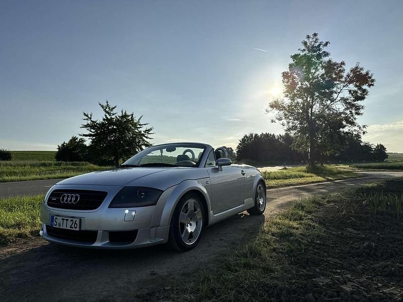 Silber Gebraucht 1999 Audi TT Roadster Cabrio | 10.999 € (Fairer Preis) - Bild 1/4
