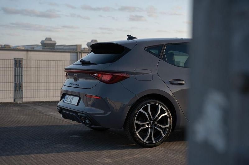 Gebraucht Cupra Leon 150 PS (110 kW) 2023 Grau Limousine