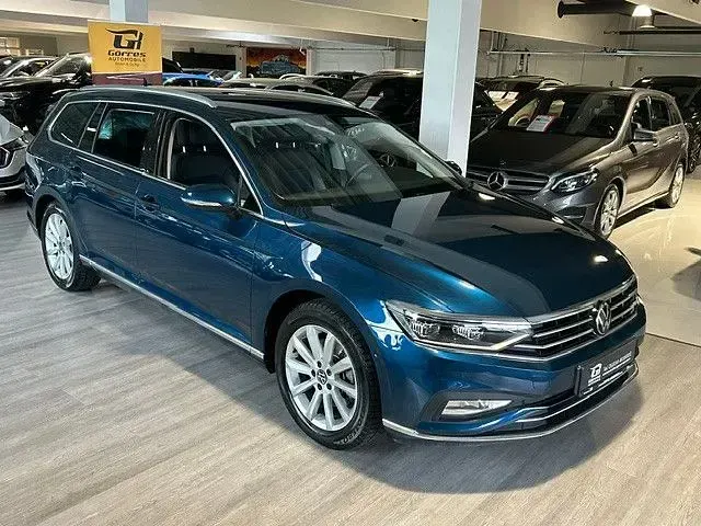 Gebraucht VW Passat Elegance 200 PS (147 kW) 2023 Blau Kombi
