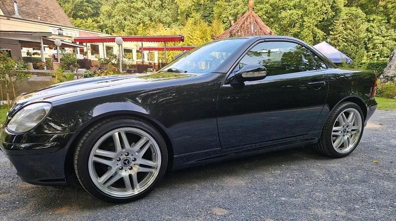Schwarz Gebraucht 2001 Mercedes SLK200 Cabrio | 6.100 € (Fairer Preis) - Bild 1/4