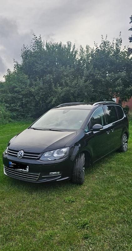 Schwarz Gebraucht 2017 VW Sharan Sound Van / Kleinbus | 28.900 € (Fairer Preis) - Bild 1/4