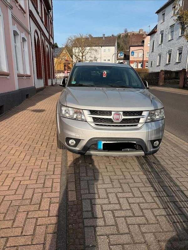Gebraucht Fiat Freemont 170 PS (125 kW) 2013 Silber SUV