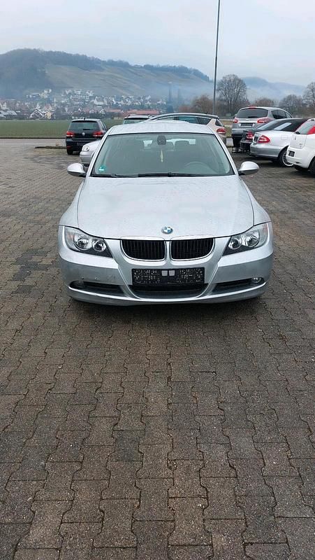Gebraucht BMW 318 130 PS (95 kW) 2006 Grau Limousine