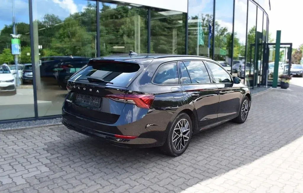 Gebraucht Skoda Octavia Clever 150 PS (110 kW) 2022 Schwarz Kombi