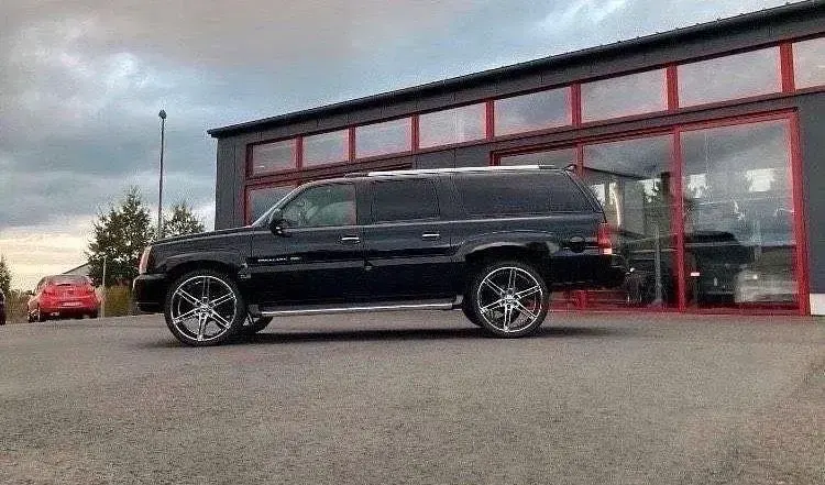 Gebraucht Cadillac Escalade 350 PS (257 kW) 2003 Schwarz SUV
