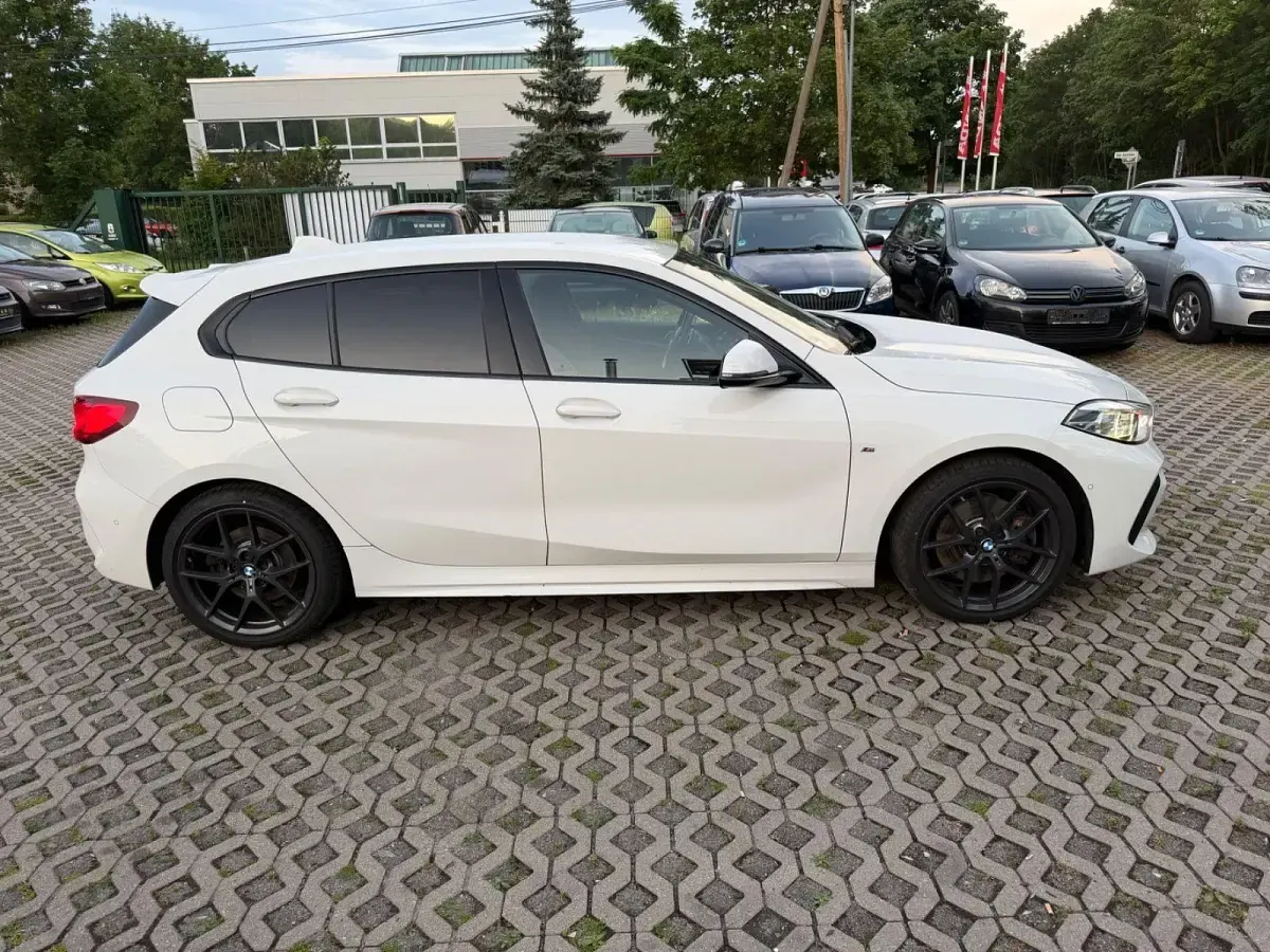 Gebraucht BMW 120 M Sport 190 PS (139 kW) 2020 Weiß Kleinwagen