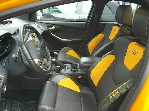 Gebraucht Ford Focus Sport 250 PS (183 kW) 2013 Gelb metallic Limousine