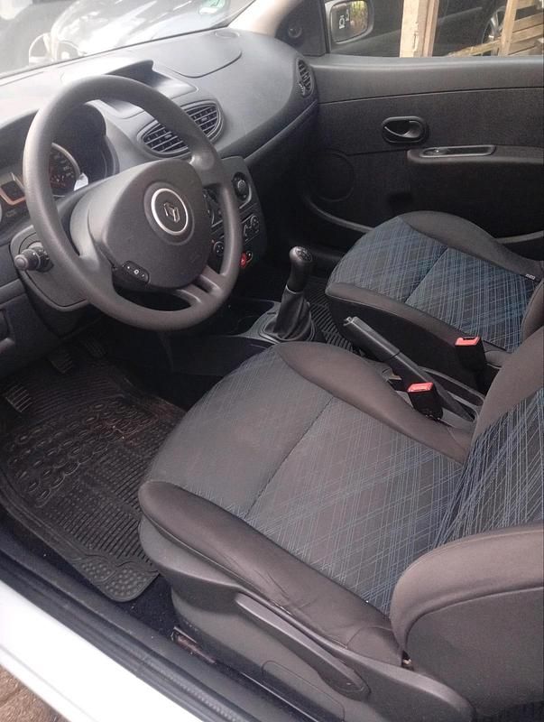 Second-hand Renault Clio II 2009 Berlinǎ