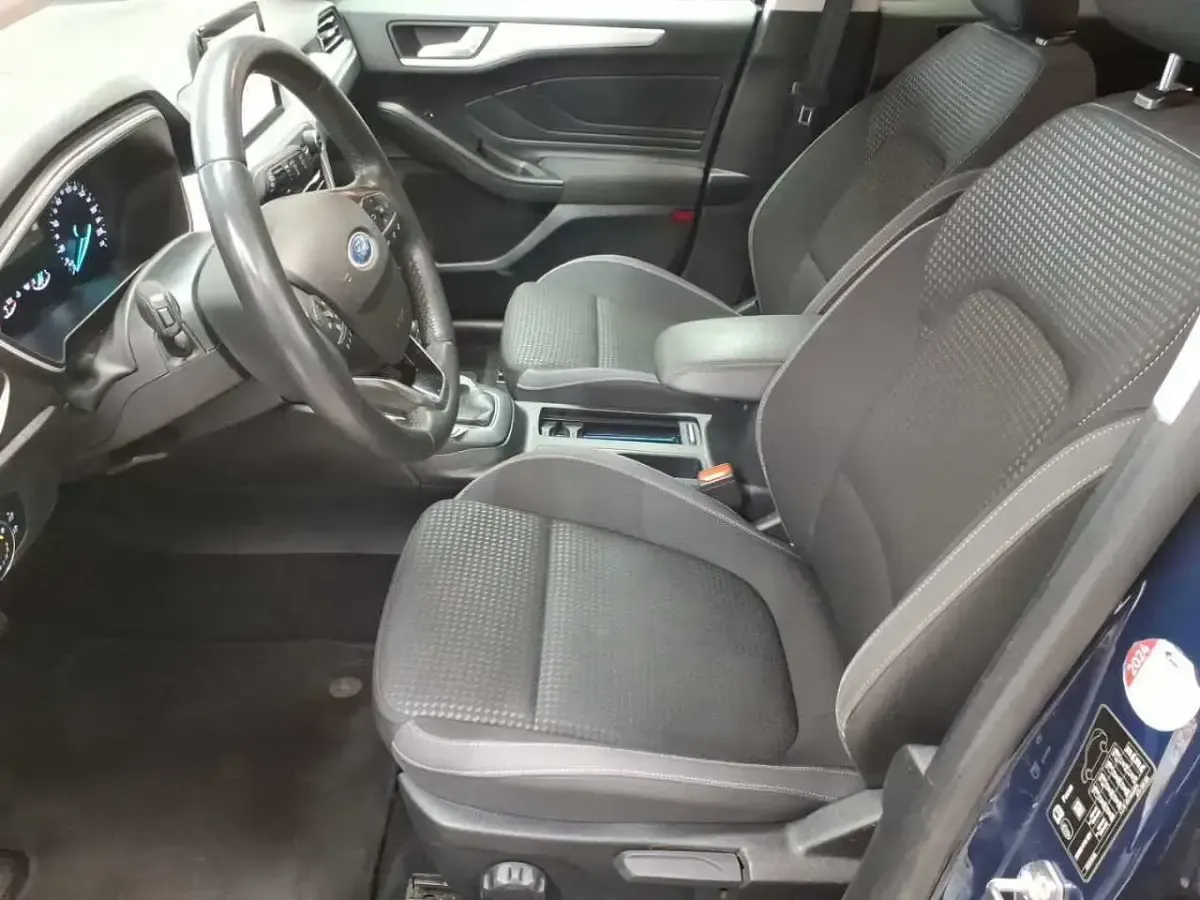 Używany Ford Focus Cool & Connect 150 KM (110 kW) 2021 Niebieski Kombi