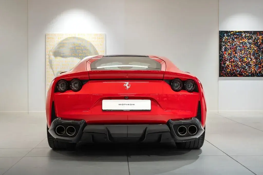 Gebraucht Ferrari 812 799 PS (587 kW) 2018 Rot Coupé