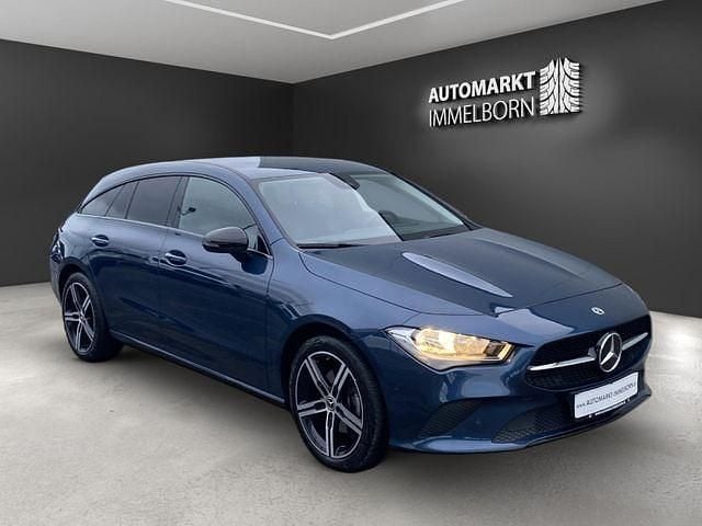 Blau Gebraucht 2021 Mercedes CLA200 Night Kombi | 23.500 € (Superpreis) - Bild 1/4