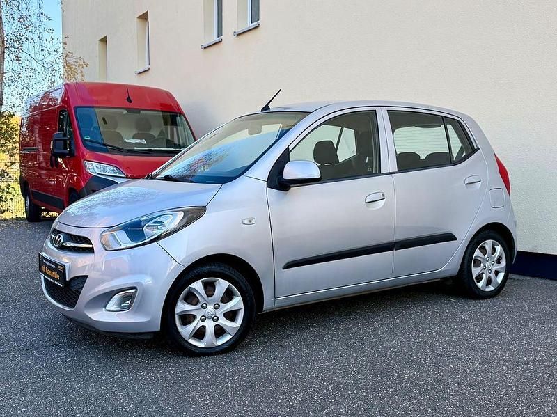 Gebraucht Hyundai i10 Style 86 PS (63 kW) 2012 Silber Kleinwagen