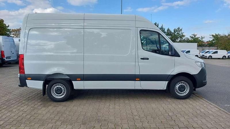 Gebraucht Mercedes Sprinter 170 PS (125 kW) 2025 Arktikweiß Van