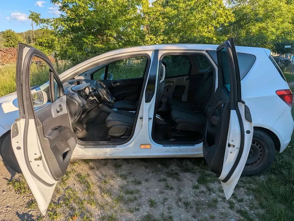 Gebraucht Opel Meriva 120 PS (88 kW) 2010 Weiß Van / Kleinbus