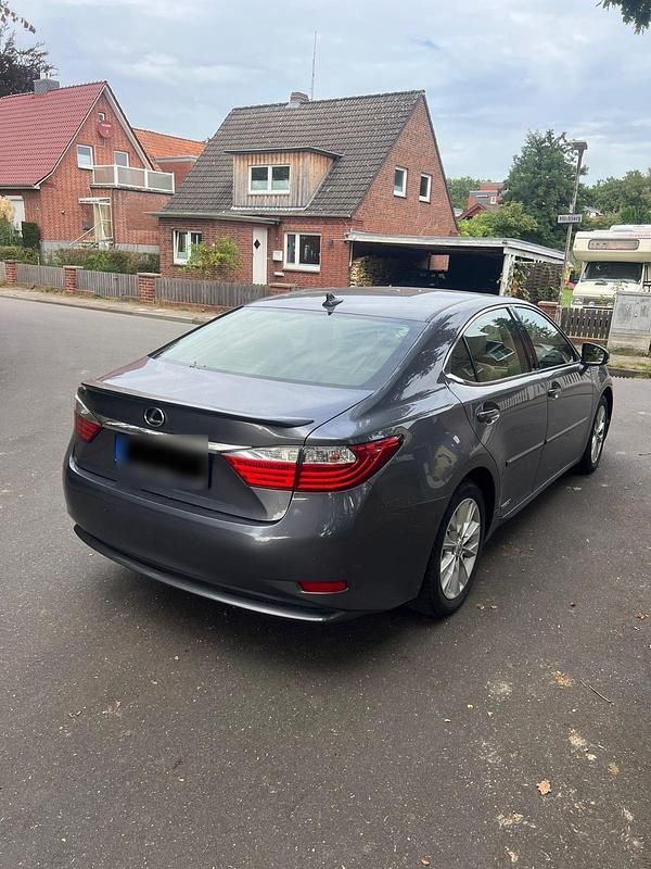 Gebraucht Lexus ES300H 200 PS (147 kW) 2013 Grau Limousine