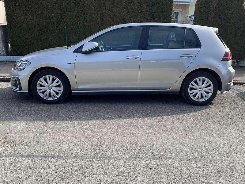Grau Gebraucht 2019 VW Golf VII GTE Limousine | 19.500 € (Fairer Preis) - Bild 1/4