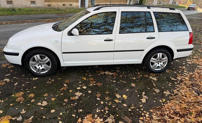 Weiß Gebraucht 2002 VW Golf IV Kombi | 5.444 € (Teuer) - Bild 1/4