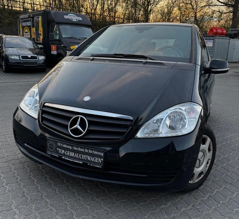 Schwarz Gebraucht 2010 Mercedes A160 Classic Limousine | 2.590 € (Guter Preis) - Bild 1/4