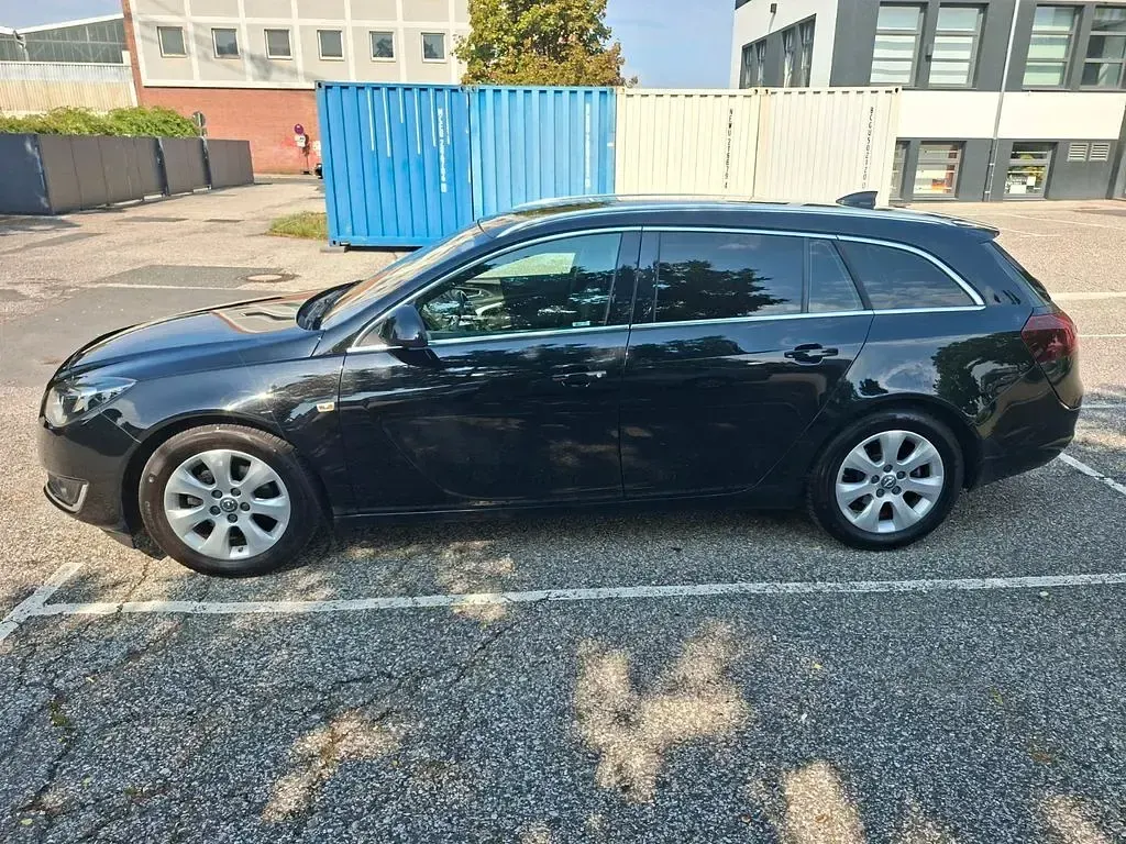 Gebraucht Opel Insignia Edition 136 PS (100 kW) 2016 Schwarz Kombi