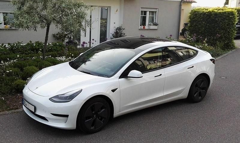 Gebraucht Tesla Model 3 Standard Range Plus 210 kW (286 PS) 2022 Weiß Limousine