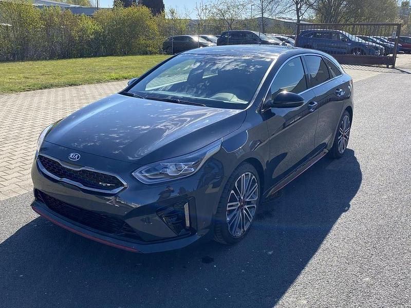 Grau Gebraucht 2021 Kia ProCeed Kleinwagen | 23.290 € (Guter Preis) - Bild 1/4