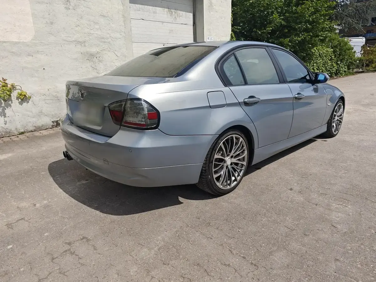 Używany BMW 320 163 KM (119 kW) 2006 Sedan/Limuzyna