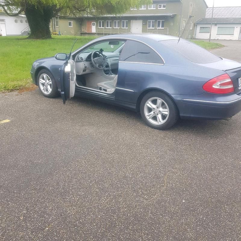 Gebraucht Mercedes CLK200 170 PS (125 kW) 2004 Blau Coupé