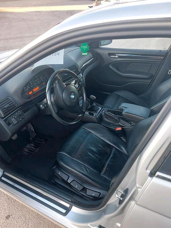 Gebraucht BMW 320 170 PS (125 kW) 2001 Silber Kombi