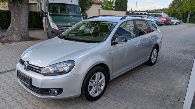 Reflexsilber metallic (metallic) Gebraucht 2013 VW Golf VII Match Kombi | 7.450 € (Superpreis) - Bild 1/4