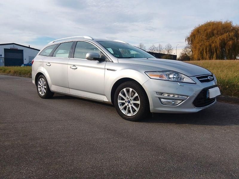 Silber Gebraucht 2011 Ford Mondeo Titanium Limousine | 5.950 € (Fairer Preis) - Bild 1/4