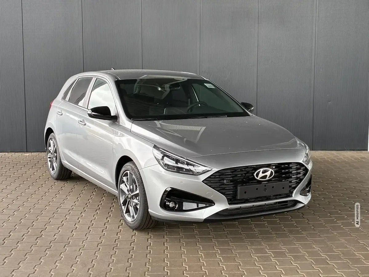 Neu Hyundai i30 Comfort 101 PS (74 kW) 2025 Silber metallic