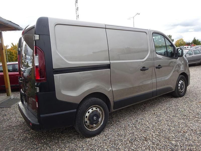 Gebraucht Renault Trafic Komfort 120 PS (88 kW) 2019 Grün Van / Kleinbus