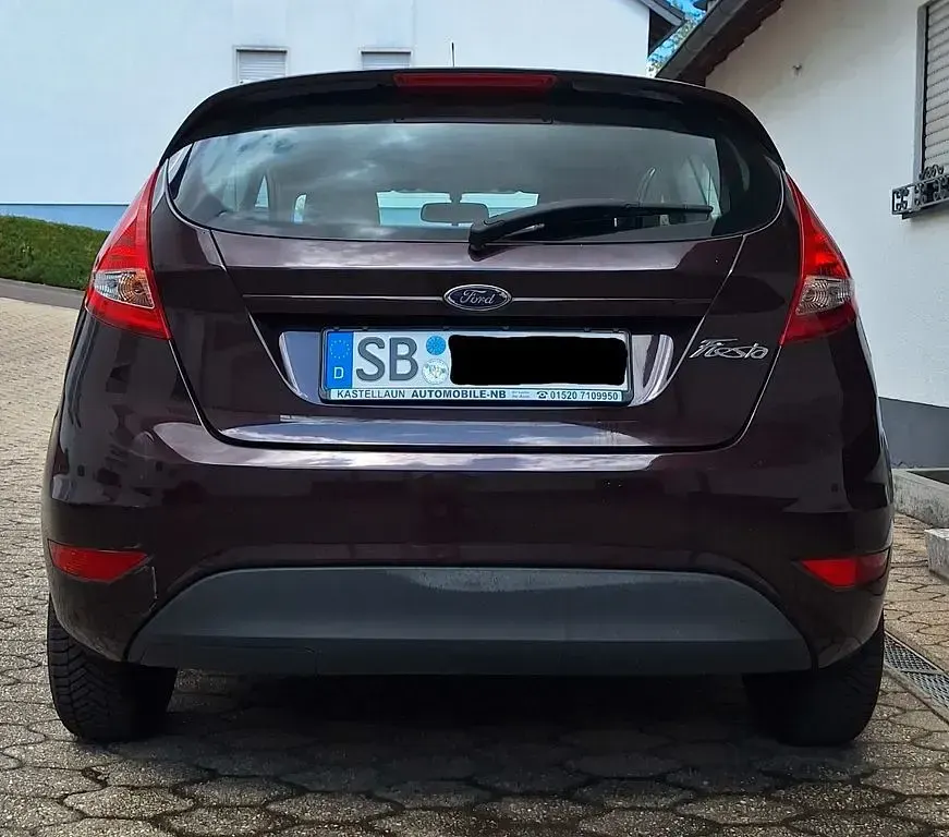 Gebraucht Ford Fiesta Trend 82 PS (60 kW) 2009 Rot Limousine