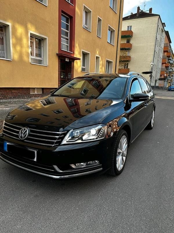 Gebraucht VW Passat Highline 140 PS (102 kW) 2012 Schwarz Kombi