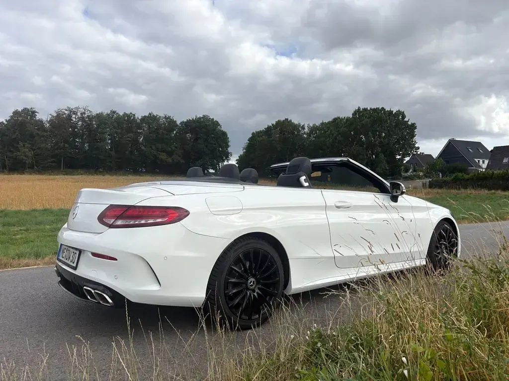 Gebraucht Mercedes C180 AMG 156 PS (114 kW) 2020 Weiß Cabrio