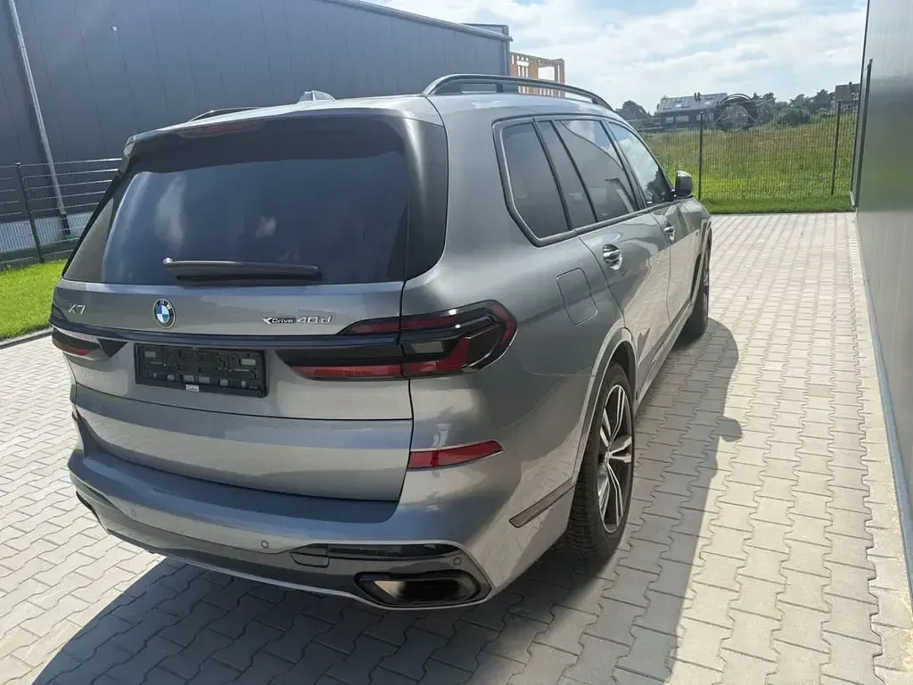 Gebraucht BMW X7 Performance 352 PS (258 kW) 2023 Grau SUV