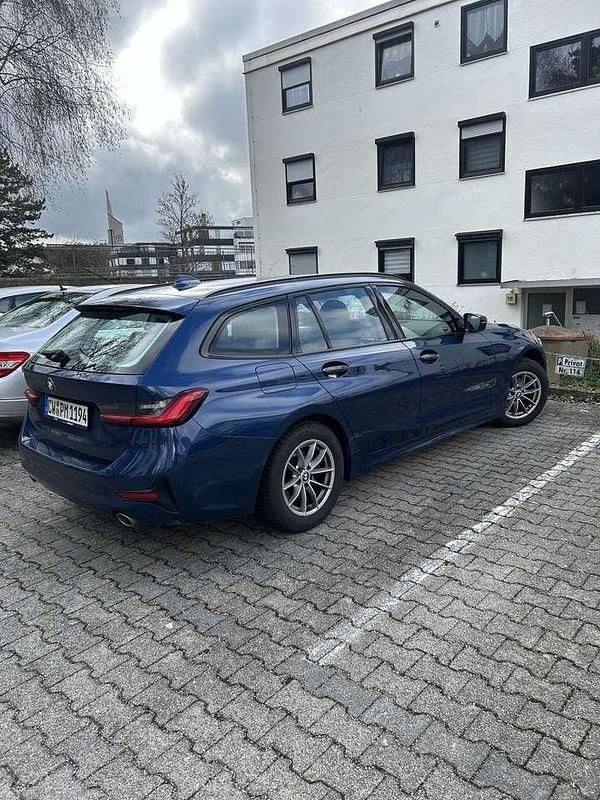 Usata BMW 318 150 CV (110 kW) 2021 Blu Station wagon