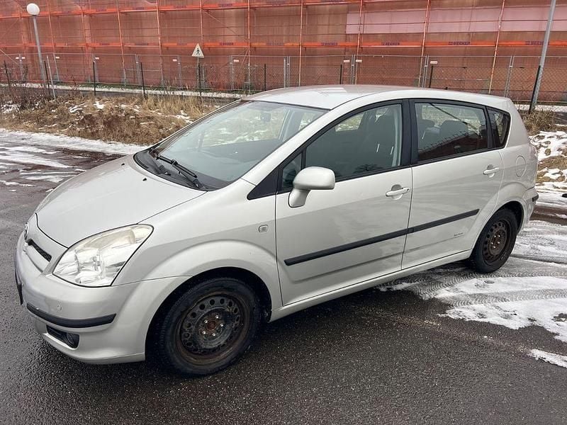 Gebraucht Toyota Corolla Verso 129 PS (94 kW) 2007 Silber Van / Kleinbus