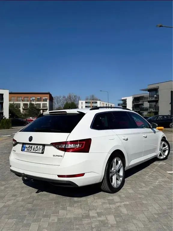 Gebraucht Skoda Superb Active 120 PS (88 kW) 2016 Weiß Kombi
