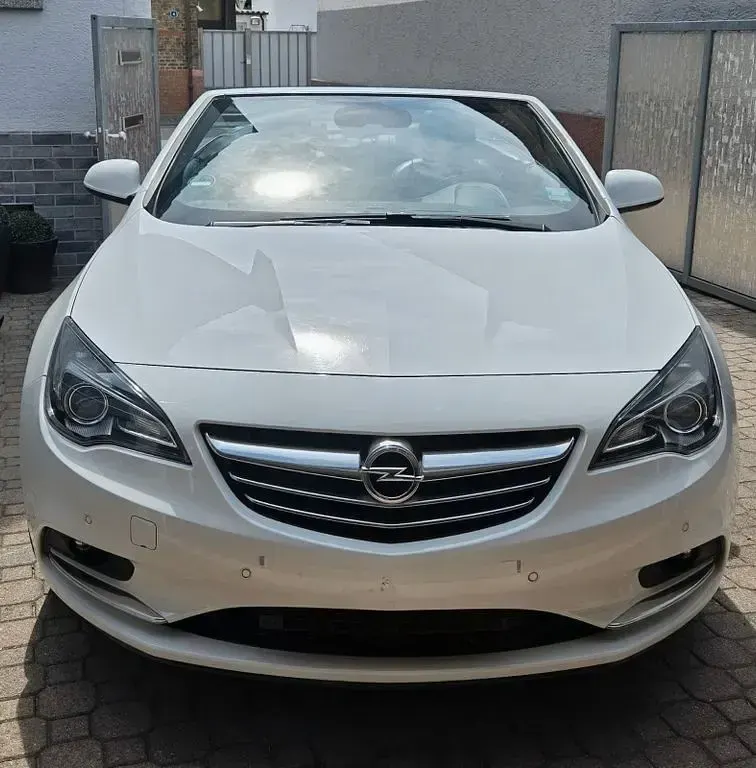 Gebraucht Opel Cascada Edition 140 PS (102 kW) 2015 Weiß Cabrio