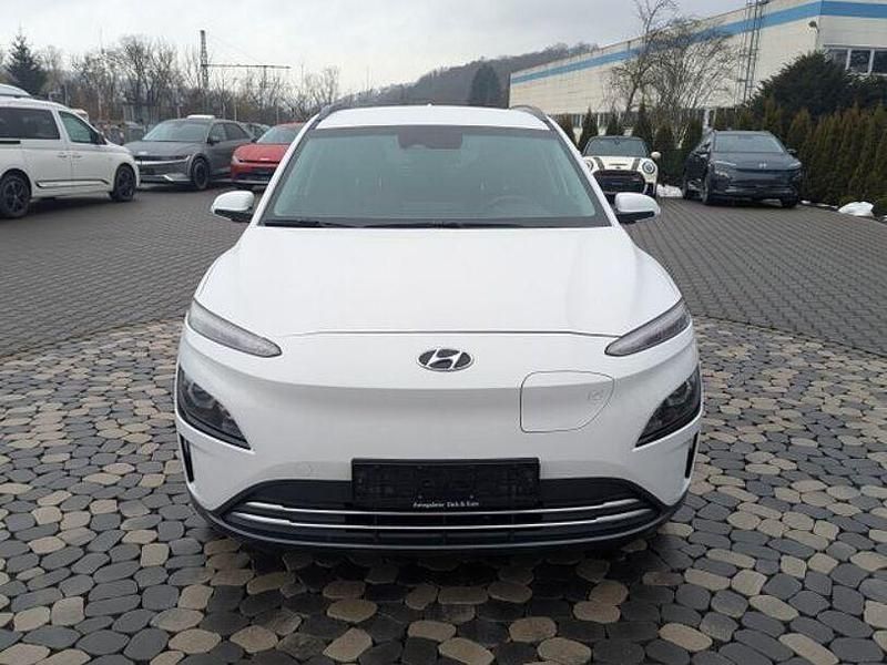 Gebraucht Hyundai Kona Edition 30+ 100 kW (136 PS) 2021 Weiß SUV