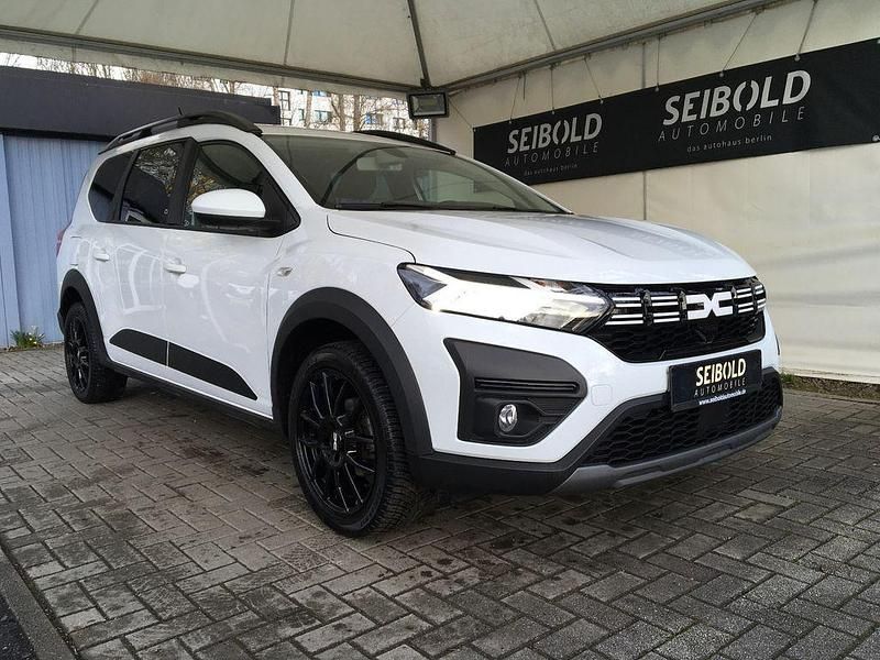 Gebraucht Dacia Jogger Expression 101 PS (74 kW) 2023 Weiß Van / Kleinbus