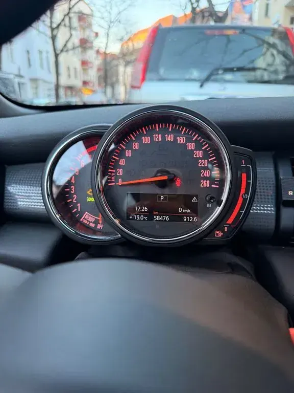 Gebraucht Mini Cooper 185 PS (136 kW) 2019 Schwarz Kleinwagen
