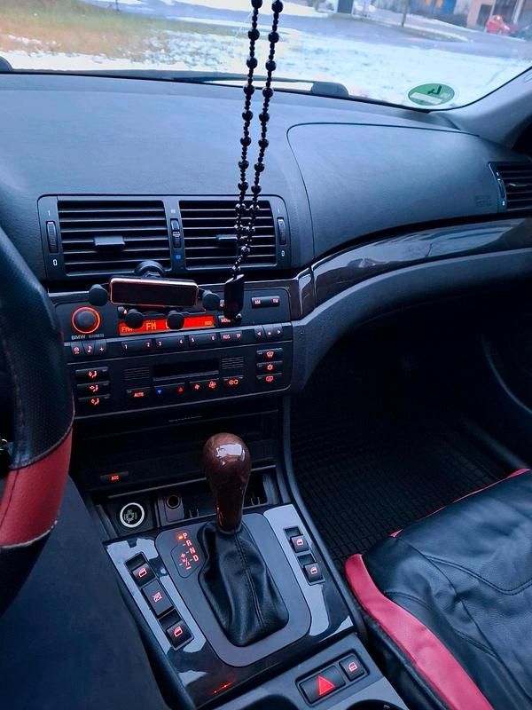 Gebraucht BMW 320 Sport Line 170 PS (125 kW) 1999 Silber Limousine