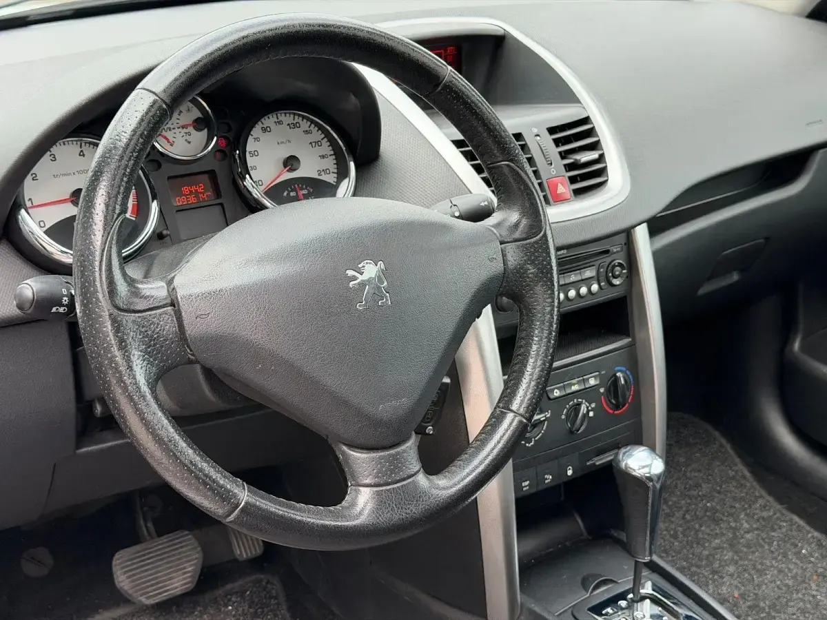 Gebraucht Peugeot 207 Sport 120 PS (88 kW) 2008 Kleinwagen