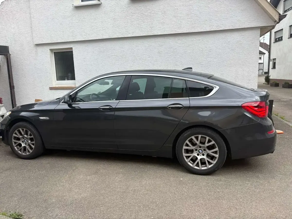Gebraucht BMW 550 Gran Turismo 408 PS (300 kW) 2010 Grau Coupé